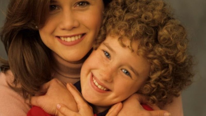 揭秘上海电子加工公司工艺流程：从PCB到成品