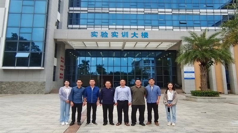 PCB打样板材无卤素要求：揭秘环保与性能的平衡之道